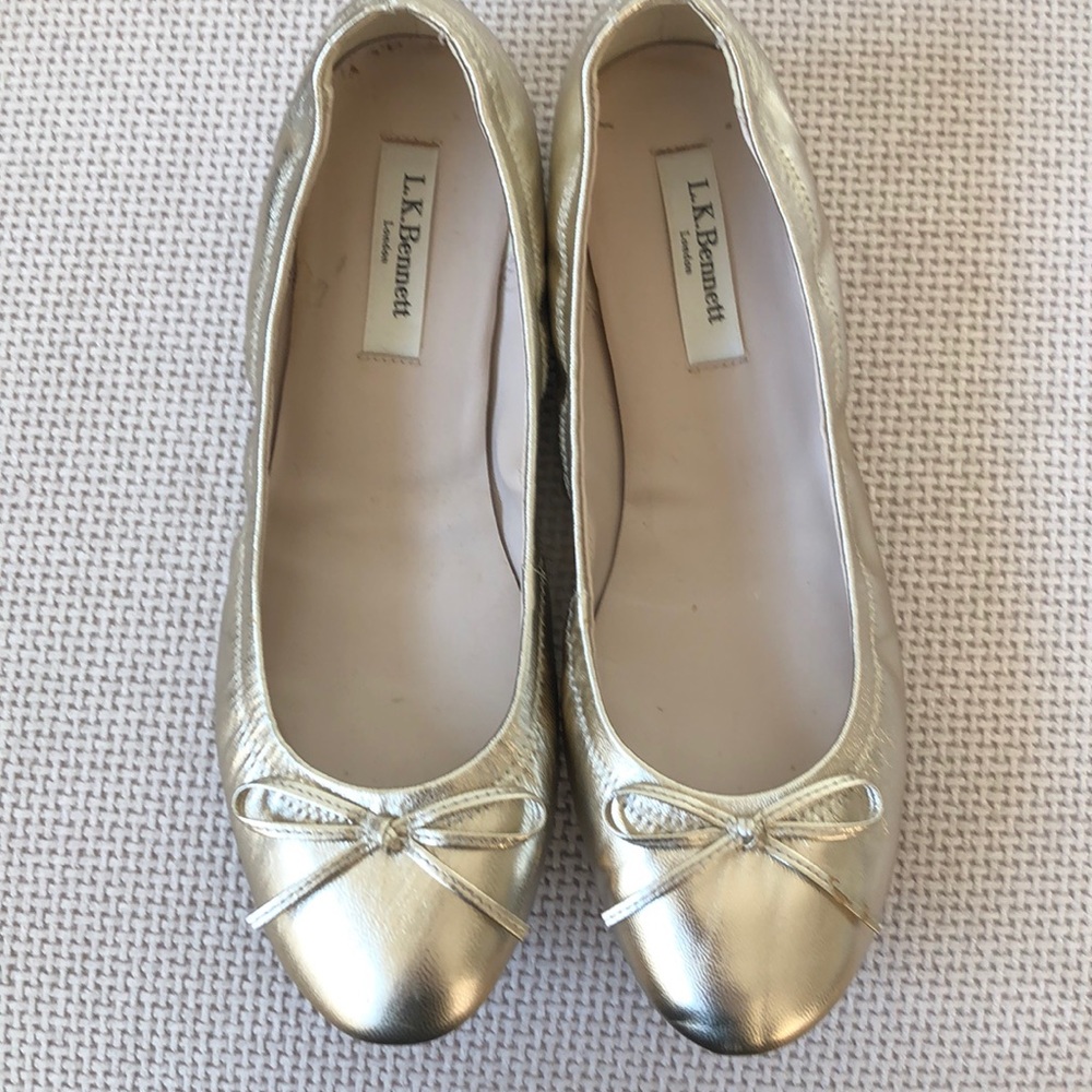 L.K. Bennett London gold flat shoe SZ 8